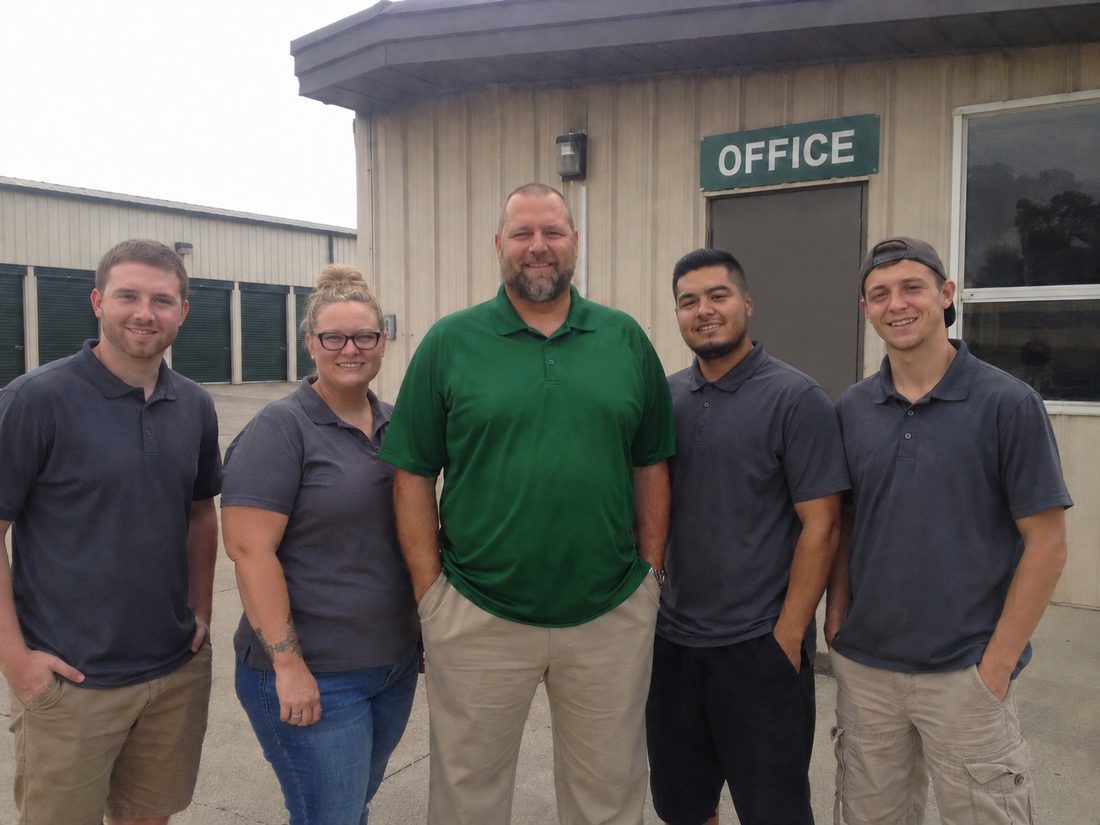 Pest control professionals in Tucson, AZ
